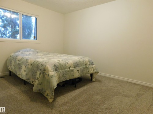 104 Greenfield Estates, St. Albert, AB - Indoor Photo Showing Bedroom