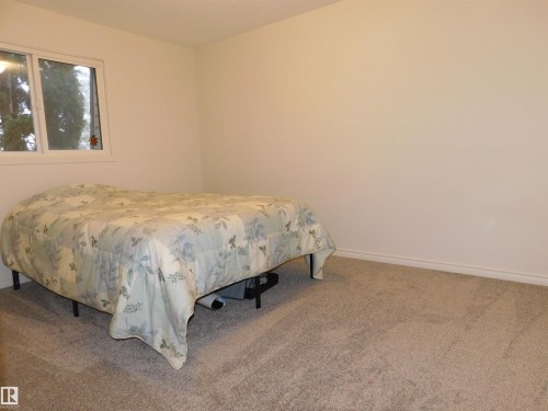 104 Greenfield Estates, St. Albert, AB - Indoor Photo Showing Bedroom