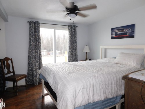 54118 Range Road 75, Rural Yellowhead, AB - Indoor Photo Showing Bedroom