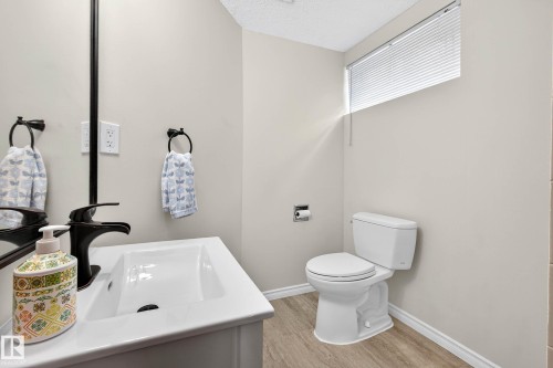16508 114 Street, Edmonton, AB - Indoor Photo Showing Bathroom