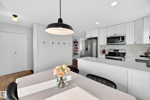 16508 114 Street, Edmonton, AB - Indoor Photo Showing Kitchen