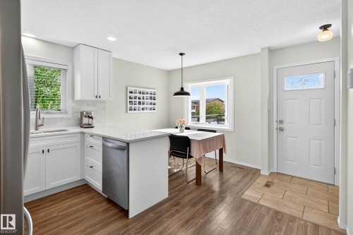 16508 114 Street, Edmonton, AB - Indoor Photo Showing Kitchen