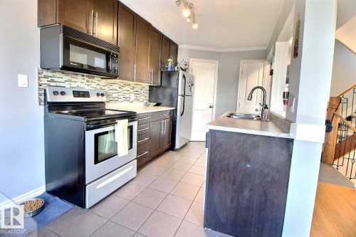 6 8005 144 Avenue, Edmonton, AB - Indoor Photo Showing Kitchen