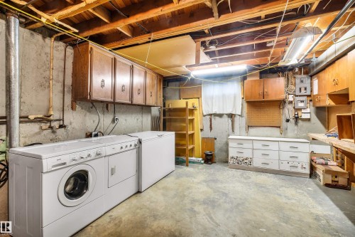 11231 41 Avenue Nw, Edmonton, AB - Indoor Photo Showing Laundry Room