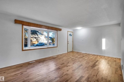 11231 41 Avenue Nw, Edmonton, AB - Indoor Photo Showing Other Room