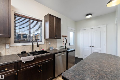 341 Southfork Drive, Leduc, AB - Indoor Photo Showing Kitchen