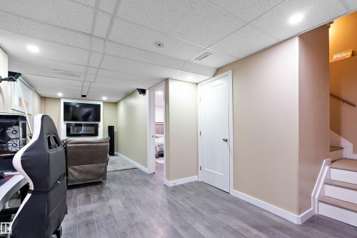 341 Southfork Drive, Leduc, AB - Indoor Photo Showing Other Room