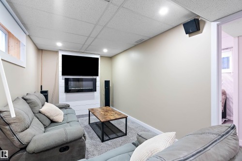 341 Southfork Drive, Leduc, AB - Indoor Photo Showing Other Room