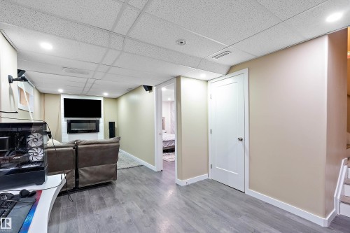 341 Southfork Drive, Leduc, AB - Indoor