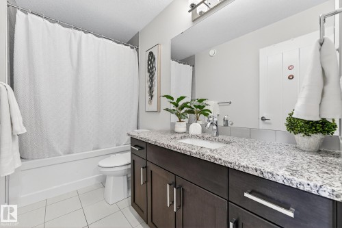 1803 Dumont Crescent, Edmonton, AB - Indoor Photo Showing Bathroom