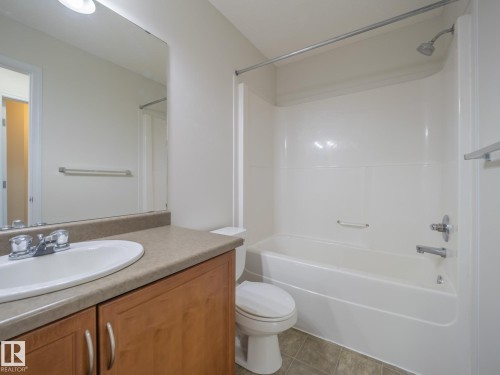 127 2051 Towne Centre Boulevard, Edmonton, AB - Indoor Photo Showing Bathroom