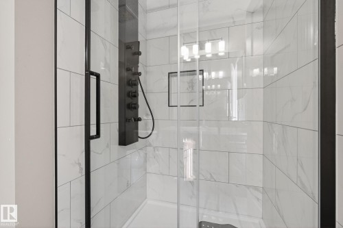 64 Hamilton Court, Spruce Grove, AB - Indoor Photo Showing Bathroom