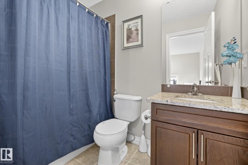 64 Hamilton Court, Spruce Grove, AB - Indoor Photo Showing Bathroom