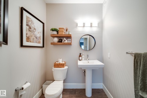 4373 Crabapple Crescent, Edmonton, AB - Indoor Photo Showing Bathroom