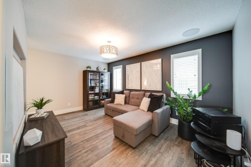 4373 Crabapple Crescent, Edmonton, AB - Indoor Photo Showing Living Room