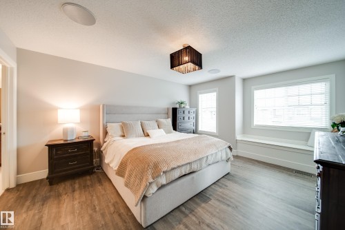 4373 Crabapple Crescent, Edmonton, AB - Indoor Photo Showing Bedroom