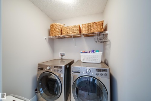 4373 Crabapple Crescent, Edmonton, AB - Indoor Photo Showing Laundry Room
