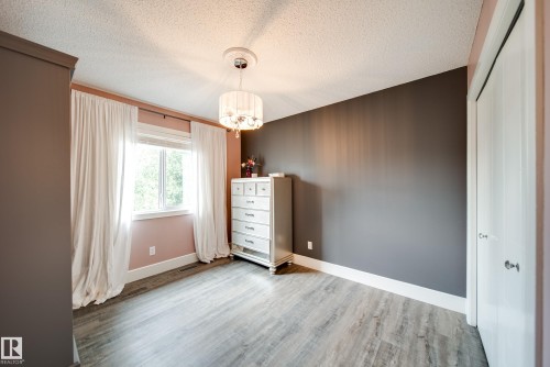 4373 Crabapple Crescent, Edmonton, AB - Indoor Photo Showing Bedroom