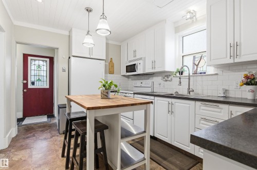 11636 92 Street, Edmonton, AB - Indoor