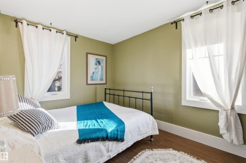 11636 92 Street, Edmonton, AB - Indoor Photo Showing Bedroom