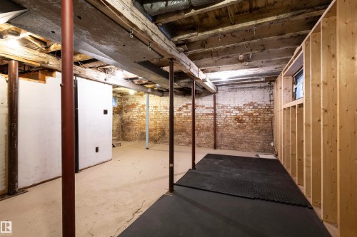 11636 92 Street, Edmonton, AB - Indoor