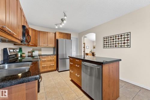 154 Oeming Road, Edmonton, AB - Indoor Photo Showing Kitchen With Double Sink