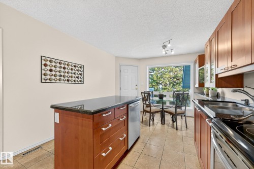 154 Oeming Road, Edmonton, AB - Indoor Photo Showing Kitchen With Double Sink