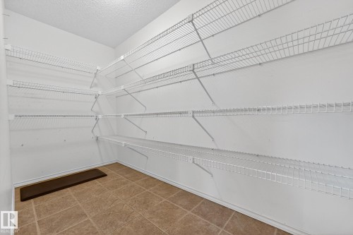 154 Oeming Road, Edmonton, AB - Indoor With Storage