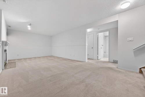 154 Oeming Road, Edmonton, AB - Indoor Photo Showing Other Room