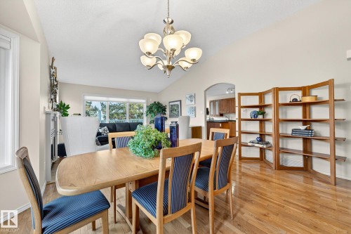 154 Oeming Road, Edmonton, AB - Indoor Photo Showing Dining Room