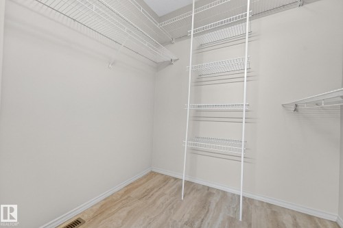 154 Oeming Road, Edmonton, AB - Indoor With Storage