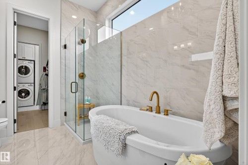 14 Jane Point(E), St. Albert, AB - Indoor Photo Showing Bathroom