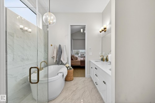 14 Jane Point(E), St. Albert, AB - Indoor Photo Showing Bathroom