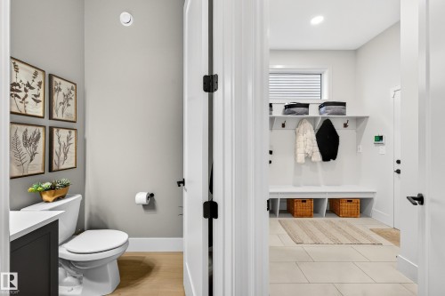 14 Jane Point(E), St. Albert, AB - Indoor Photo Showing Bathroom