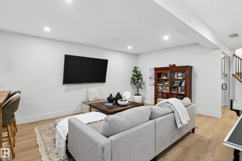 14 Jane Point(E), St. Albert, AB - Indoor