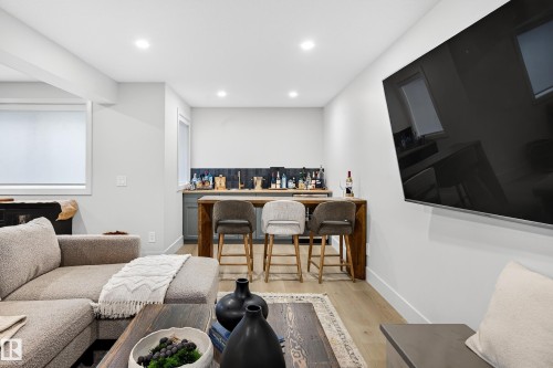 14 Jane Point(E), St. Albert, AB - Indoor