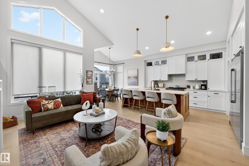 14 Jane Point(E), St. Albert, AB - Indoor Photo Showing Living Room