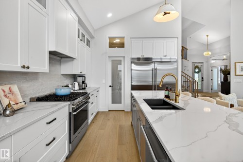 14 Jane Point(E), St. Albert, AB - Indoor Photo Showing Kitchen With Double Sink With Upgraded Kitchen