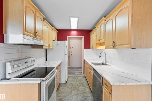 306 11415 41 Avenue, Edmonton, AB - Indoor Photo Showing Kitchen