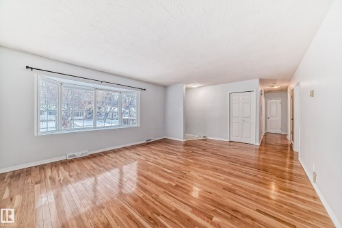 7539 76 Avenue, Edmonton, AB - Indoor Photo Showing Other Room