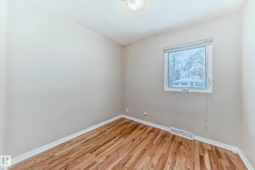 7539 76 Avenue, Edmonton, AB - Indoor Photo Showing Other Room