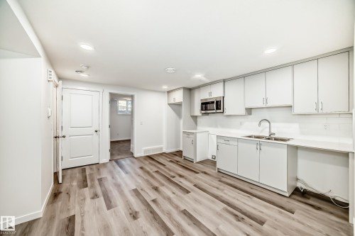 3965 Wren Loop, Edmonton, AB - Indoor Photo Showing Kitchen With Double Sink