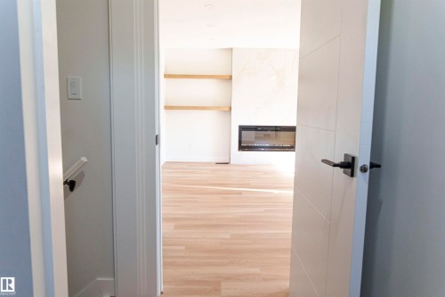 3710 41 Avenue, Edmonton, AB - Indoor Photo Showing Other Room