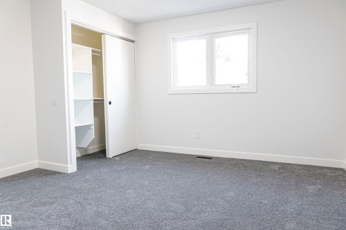 3710 41 Avenue, Edmonton, AB - Indoor Photo Showing Other Room
