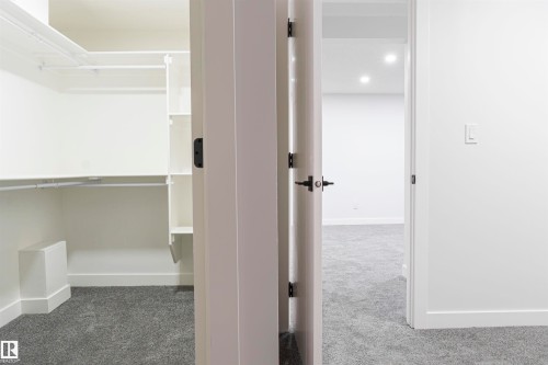 3710 41 Avenue, Edmonton, AB - Indoor With Storage