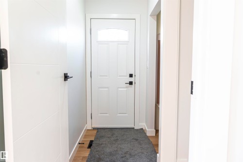 3710 41 Avenue, Edmonton, AB - Indoor Photo Showing Other Room