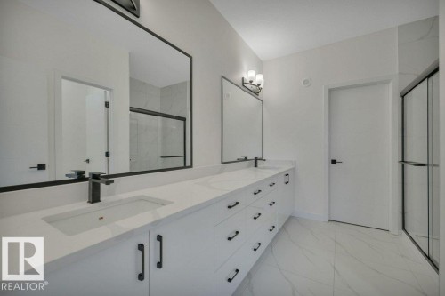 5259 47 Avenue, Calmar, AB - Indoor