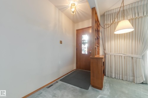 7620 136 Avenue, Edmonton, AB - Indoor Photo Showing Other Room