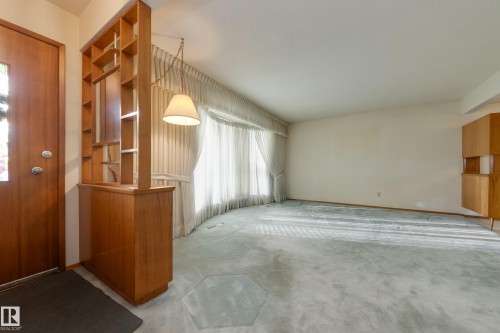 7620 136 Avenue, Edmonton, AB - Indoor Photo Showing Other Room