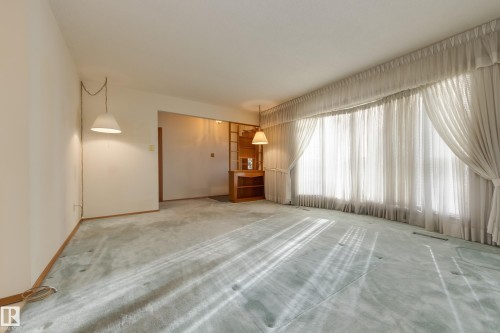 7620 136 Avenue, Edmonton, AB - Indoor